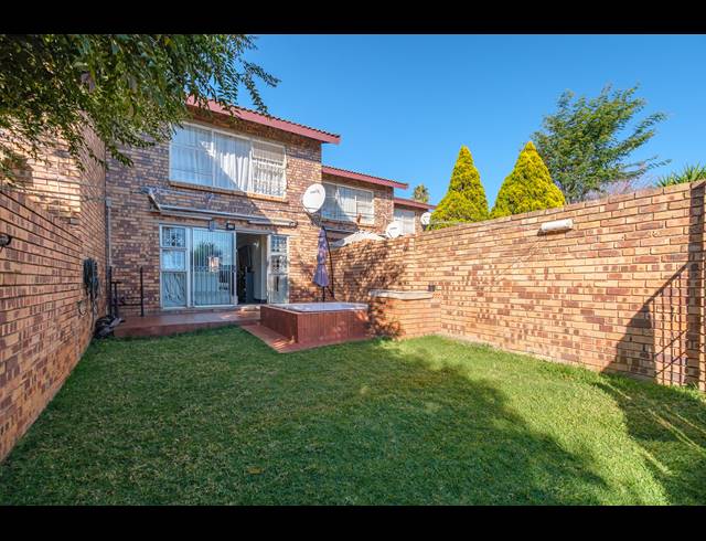 2 BEDROOM DUPLEX FOR SALE IN BLACKHEATH